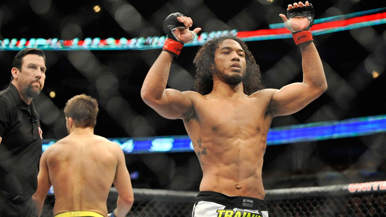 Henderson earns controversial win at FOX UFC Saturday